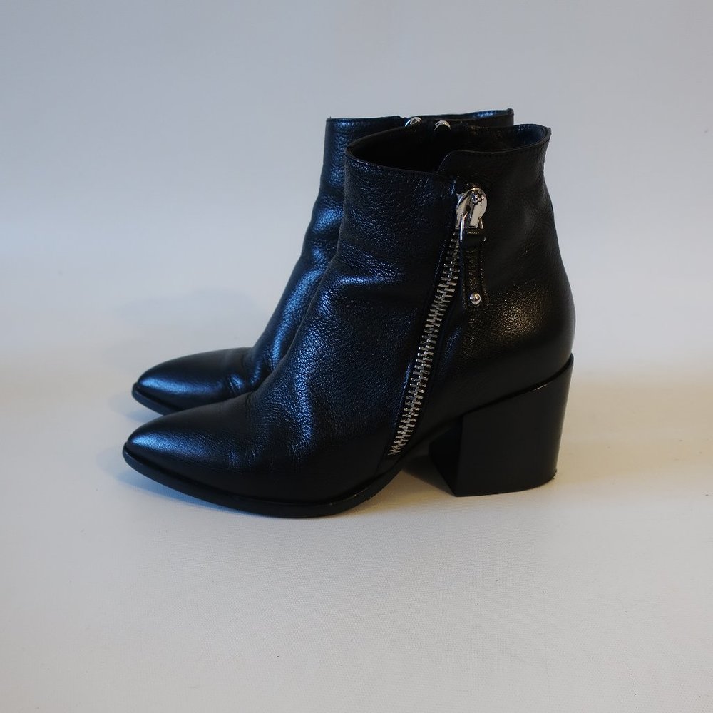 Womens Bruglia Black Leather Block Heel Pointy Ankle Double Zip Bootie 37 US/7 *